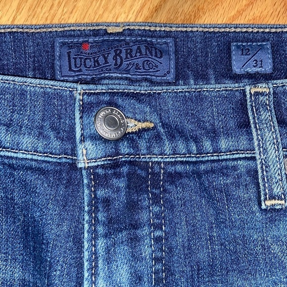 Lucky Brand Mid-Rise Authentic Straight Crop size 31, good used condition - Picture 7 of 10